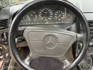 Image 13/40 of Mercedes-Benz 300 SL-24 (1990)