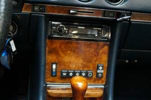 Image 14/41 of Mercedes-Benz 500 SL (1986)