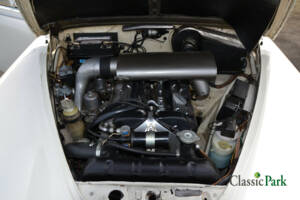 Image 15/35 of Jaguar 340 (1968)