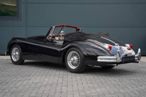 Image 2/50 of Jaguar XK 140 DHC (1956)