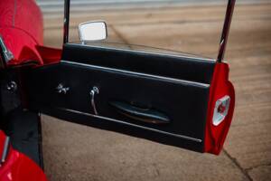 Image 37/46 of Jaguar E-Type (2+2) (1966)