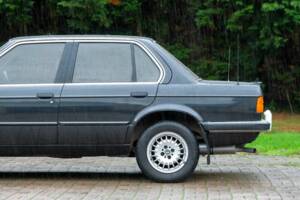 Immagine 14/50 di BMW 320i (1986)