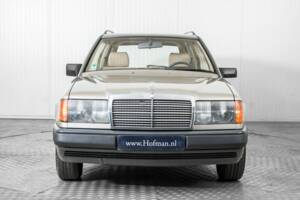Bild 15/50 von Mercedes-Benz 230 TE (1987)