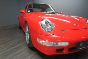 Immagine 29/43 di Porsche 911 Carrera (1997)