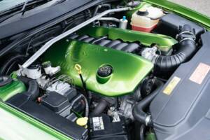 Image 26/45 of Holden LSV R300 (2002)