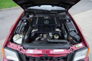 Image 22/28 of Mercedes-Benz 500 SL (1992)