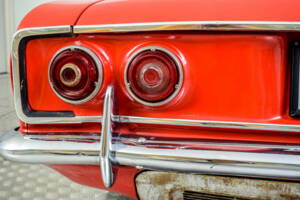 Image 37/50 of Chevrolet Corvair Monza Convertible (1966)