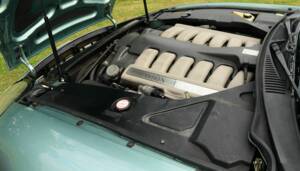 Bild 6/7 von Aston Martin DB 7 Vantage (2000)