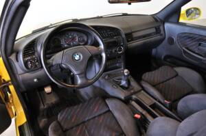 Image 18/31 of BMW M3 (1994)