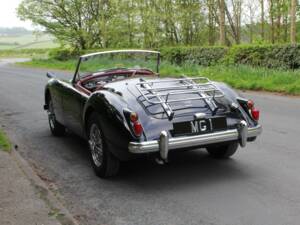 Image 4/19 of MG MGA 1600 (1959)