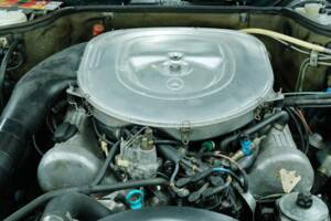 Bild 19/50 von Mercedes-Benz 380 SEC (1983)