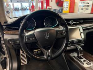 Image 8/18 of Maserati Quattroporte GTS (2014)