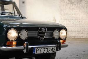 Image 67/83 of Alfa Romeo 1750 Berlina (1970)