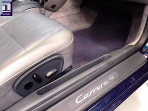 Bild 44/93 von Porsche 911 Carrera 4 (1998)