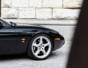 Bild 13/42 von Jaguar XKR (2003)