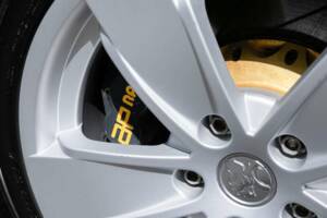Image 36/45 of Holden LSV R300 (2002)