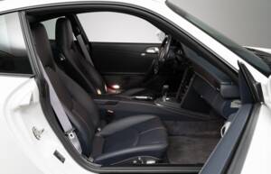 Image 32/40 of Porsche 911 Carrera 4 (2009)
