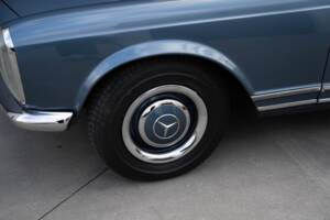 Immagine 26/93 di Mercedes-Benz 230 SL (1965)