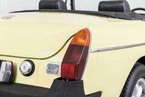 Immagine 36/50 di MG MGB (1976)