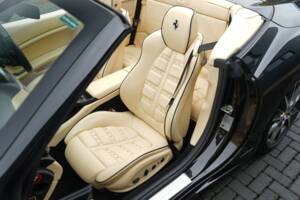 Imagen 16/50 de Ferrari California (2011)