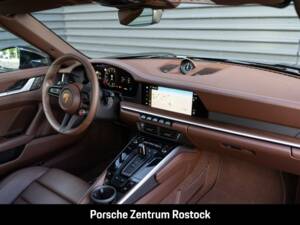 Obraz 22/32 pojazdu Porsche 911 Carrera 4S (1900)