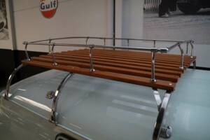 Image 26/50 of Volkswagen T1 panel van (1964)