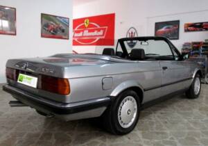 Image 8/10 of BMW 325i (1987)
