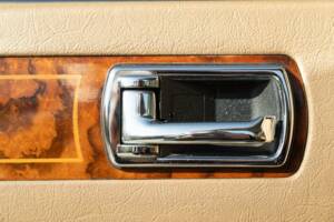 Image 45/50 de Daimler XJ 6 4.0 (1991)