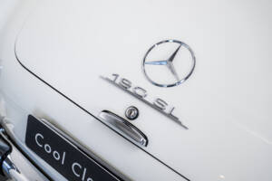 Image 31/35 of Mercedes-Benz 190 SL (1963)