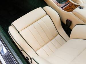 Imagen 42/50 de Aston Martin V8 Coupé (1996)
