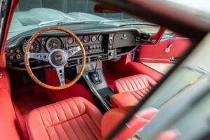 Bild 2/50 von Jaguar E-Type V12 (2+2) (1971)