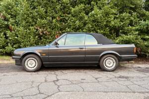 Image 3/27 of BMW 320i (1989)
