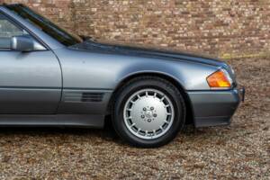 Image 39/50 of Mercedes-Benz 500 SL (1991)