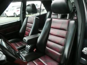 Bild 10/22 von Mercedes-Benz E 500 Limited (1994)