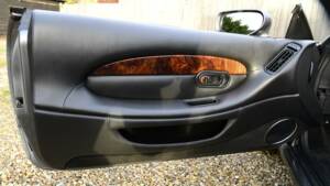 Image 28/50 of Aston Martin DB 7 Volante (1997)