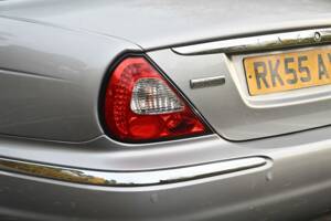 Image 13/50 of Jaguar XJ 8 4.2 (2006)