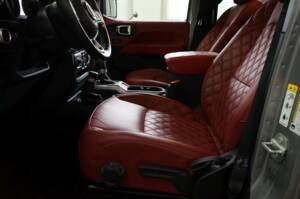 Image 21/29 de Jeep Wrangler 2.0T Sahara (2020)