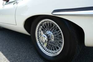 Image 24/39 de Jaguar XK-E (2+2) (1970)