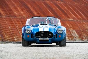 Image 3/33 of AC Cobra 427 (1965)