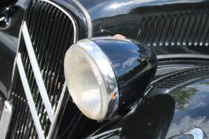 Image 11/50 of Citroën Traction Avant 11 Familiale (1955)