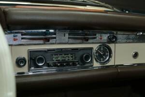 Image 20/50 of Mercedes-Benz 230 SL (1967)