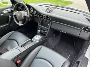 Image 40/57 de Porsche 911 Targa 4S (2010)
