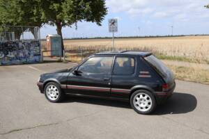 Obraz 21/56 pojazdu Peugeot 205 GTi 1.9 (1991)