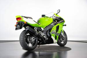 Immagine 4/50 di Kawasaki Ninja 750 ZX-7R (1999)