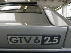Bild 31/42 von Alfa Romeo GTV6 3.0 (1985)