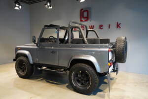 Bild 2/29 von Land Rover 90 (1988)