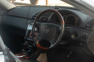 Image 31/50 of Mercedes-Benz CL 500 (2002)