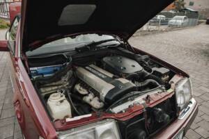 Bild 9/12 von Mercedes-Benz 300 CE-24 (1992)