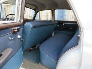 Imagen 8/19 de Mercedes-Benz 180 b (1960)