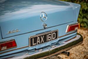 Image 7/10 de Mercedes-Benz 200 (1966)